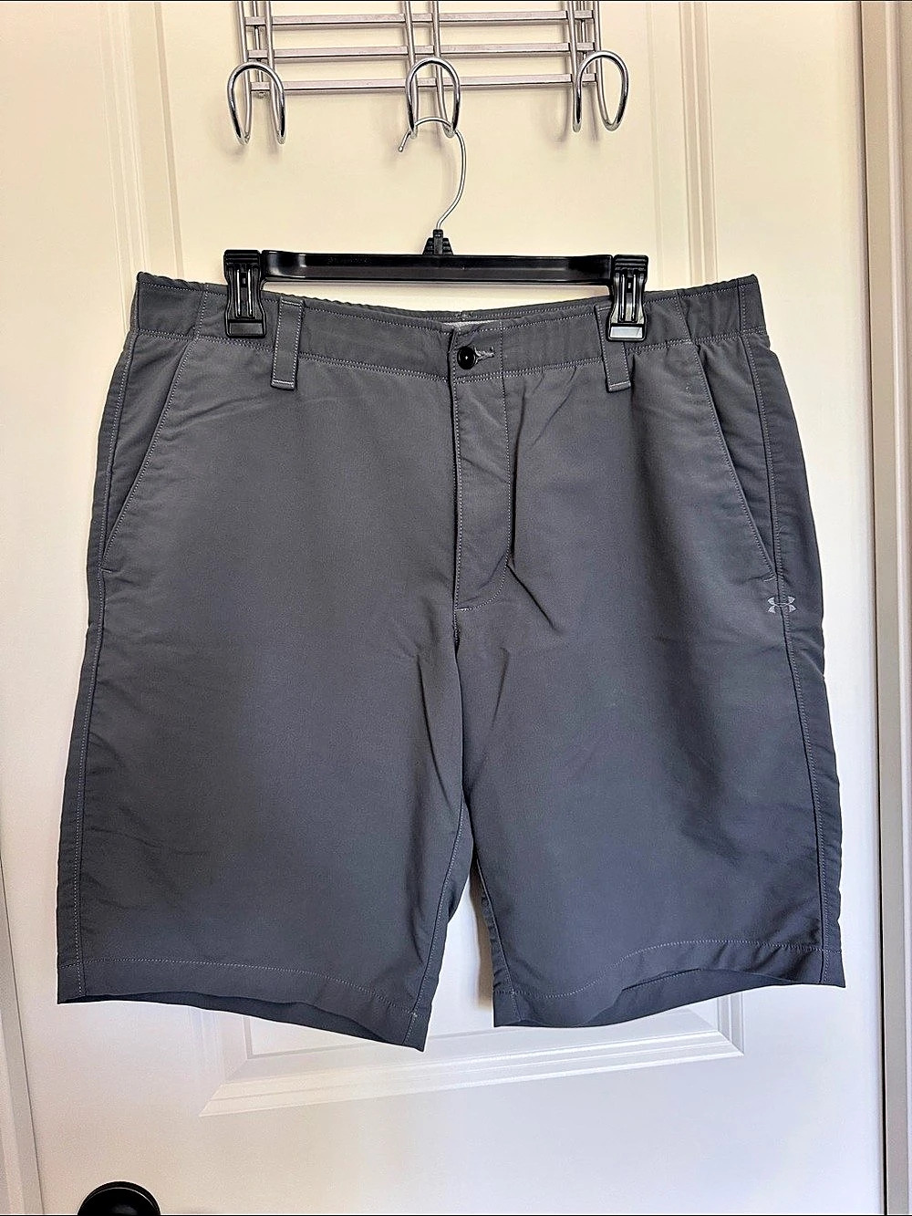 Under Armour HeatGear Athletic Shorts Gray Waist 38